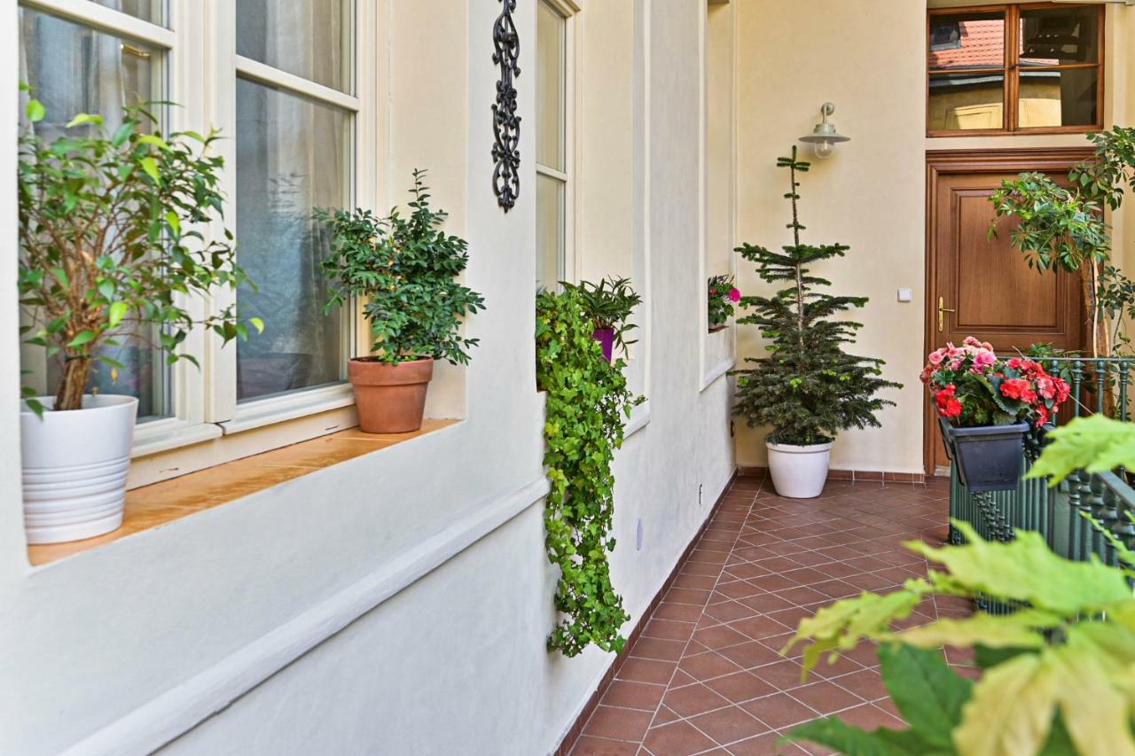Apartment Nebovidy I - Historic Centre - Terrace - Air Conditioning Praga Exterior foto