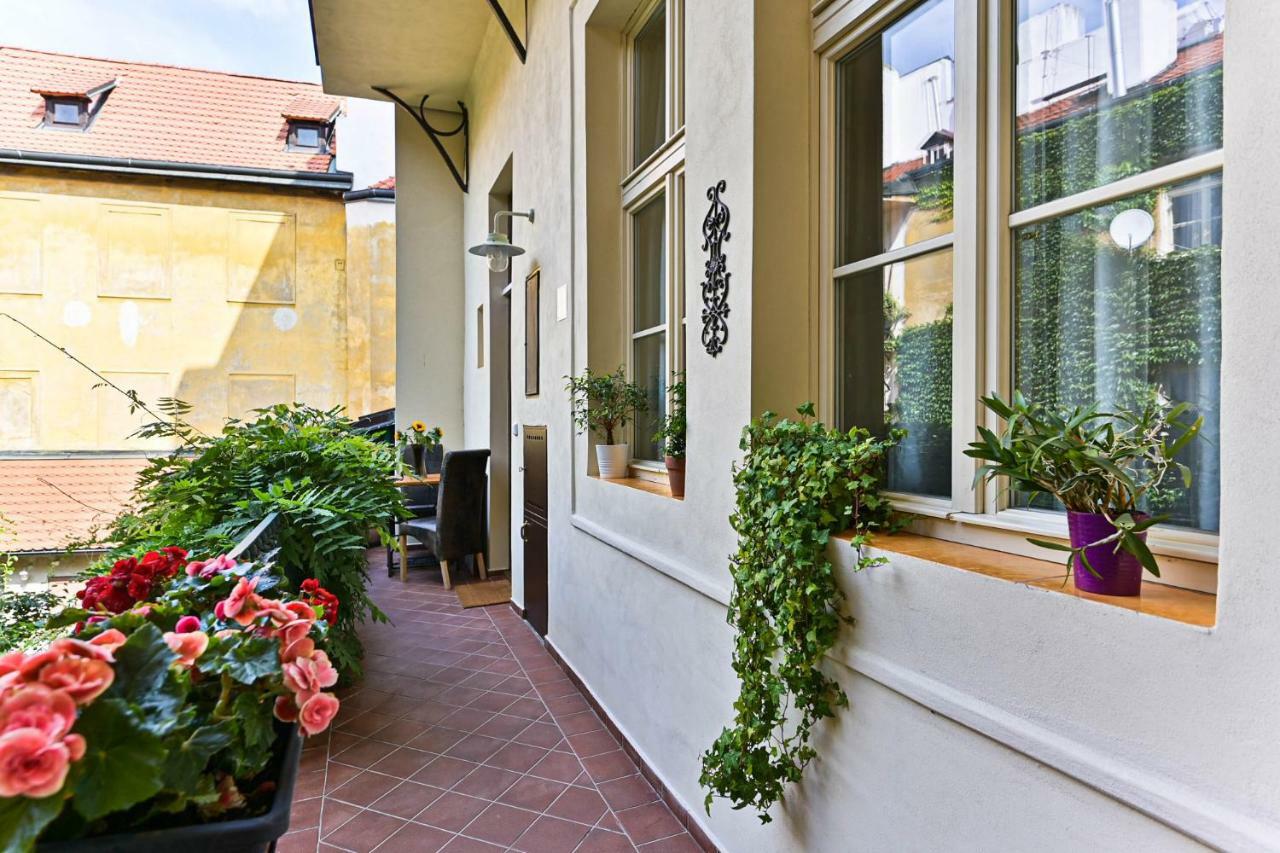 Apartment Nebovidy I - Historic Centre - Terrace - Air Conditioning Praga Exterior foto